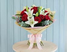Букет цветов из:  Лилии и Розы в Гарь-Покровское