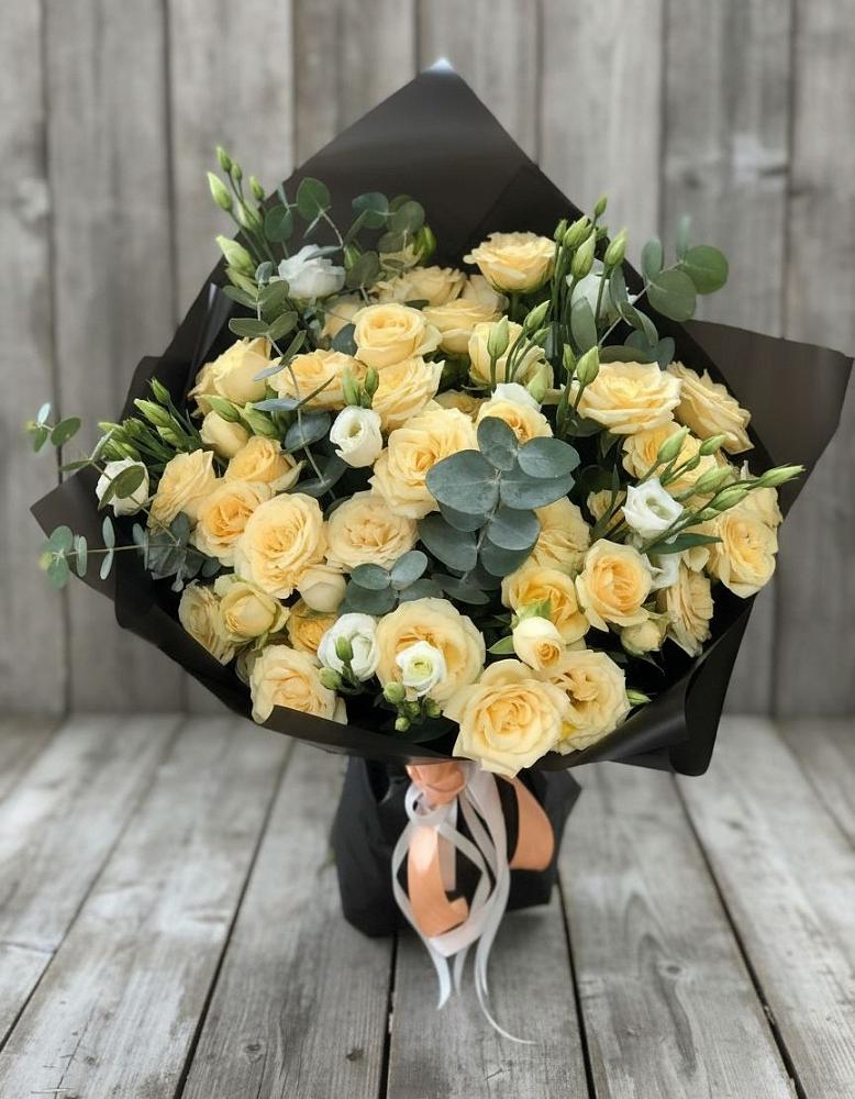 Букет цветов из: Розы и Лизиантусы в Гарь-Покровское