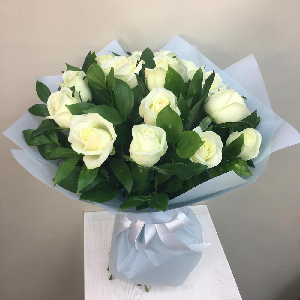Букет 15 Белых роз Проуд в Гарь-Покровское