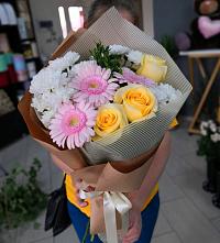 Букет цветов из:  Герберы, Розы и Хризантемы в Гарь-Покровское