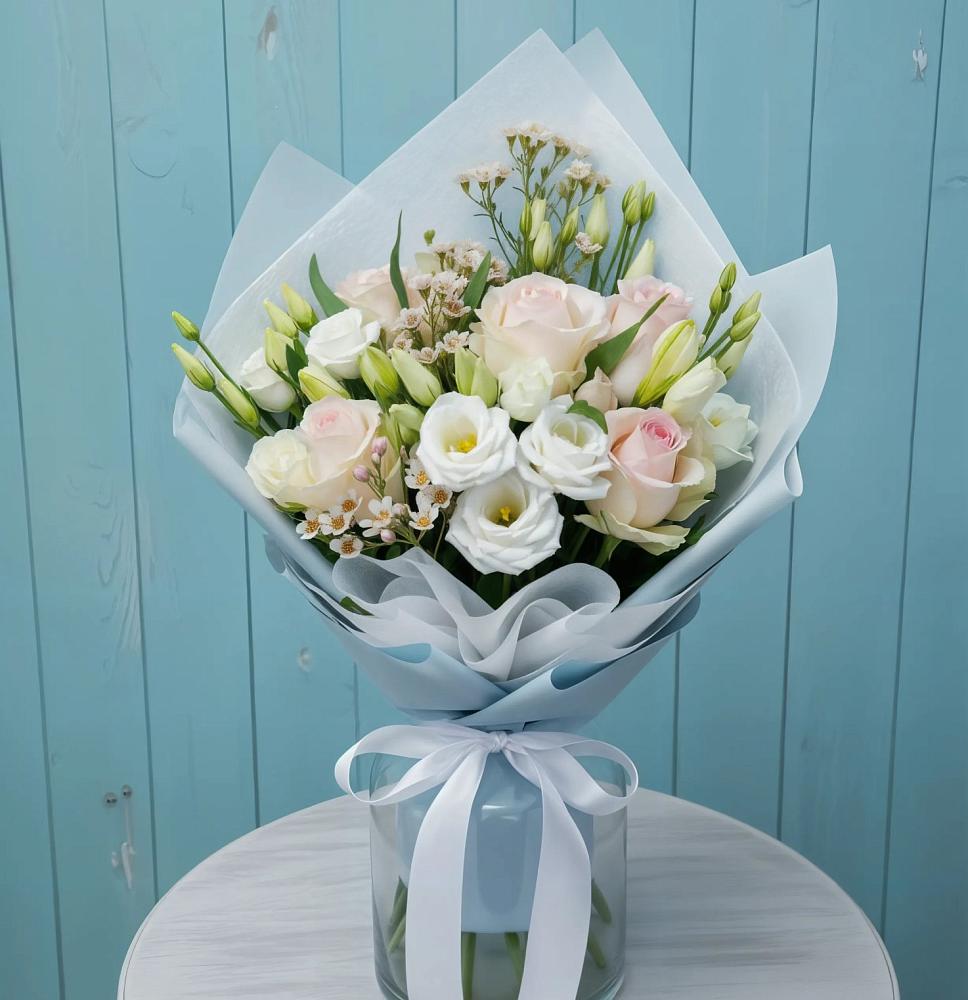 Букет цветов из: Розы и Лизиантусы в Гарь-Покровское