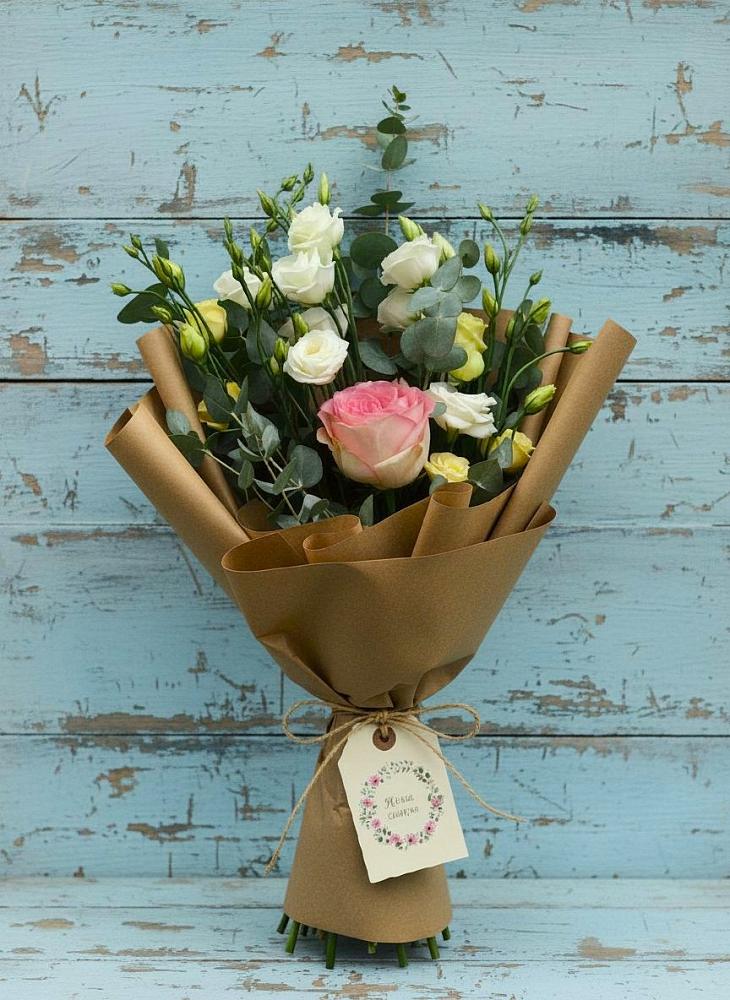 Букет цветов из: Розы и Лизиантусы в Гарь-Покровское