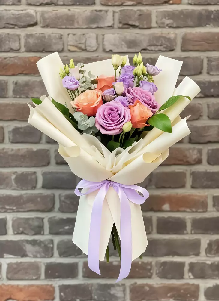 Букет цветов из: Лизиантусы и Розы в Гарь-Покровское