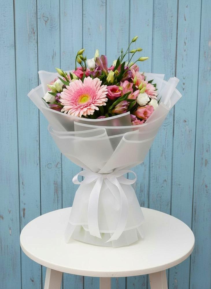 Букет цветов из: Герберы, Альстромерии и Лизиантусы в Гарь-Покровское