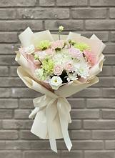 Букет цветов из:  Гвоздики, Розы, Лизиантусы и Хризантемы в Гарь-Покровское