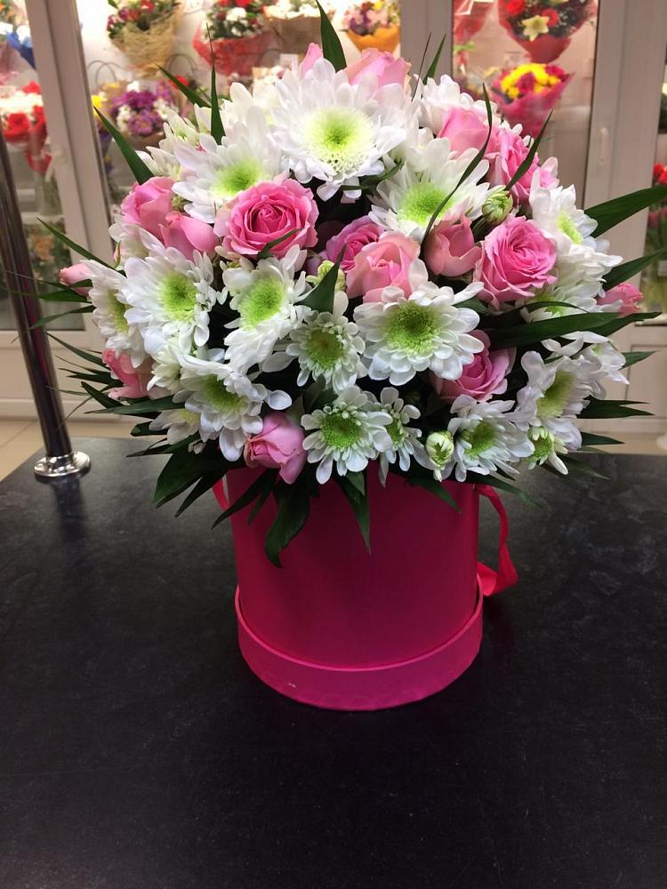 Цветочная композиция из Розы и Хризантемы в шляпной коробке в Гарь-Покровское