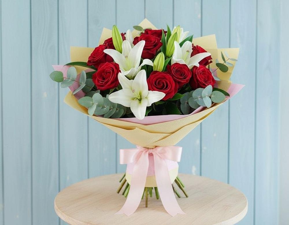 Букет цветов из: Лилии и Розы в Гарь-Покровское